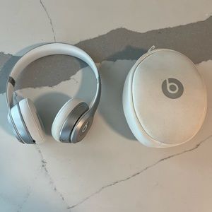 Beats by Dre - Solo Wireless Headphones, White/Silver